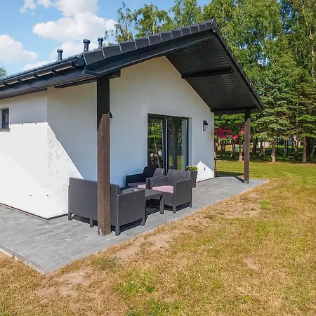 2 Bedroom Amazing In Mielno